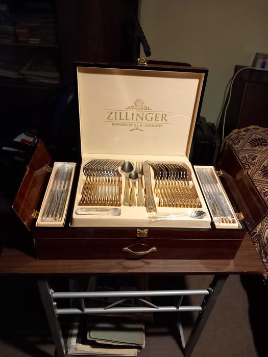 комплект прибори за хранене.