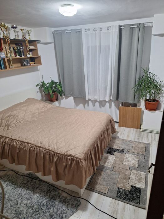 Apartament de 4 camere in Buzău,zona Dorobanți,acces la doua boxe,loc de parcare