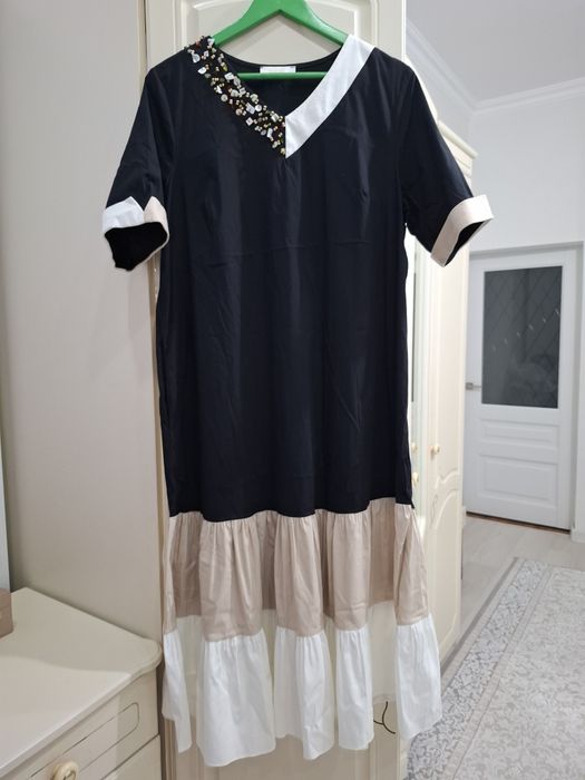 Женское.    платье