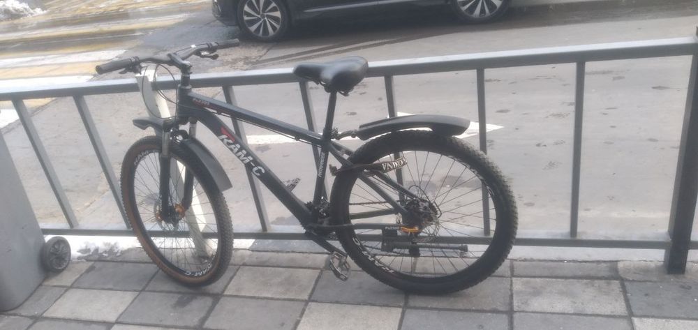 Ассалому алейкум велесепед сотилади.