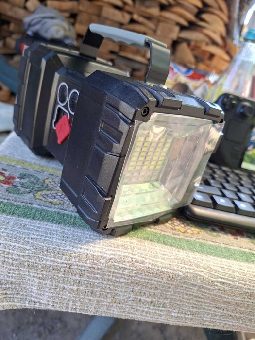 Lanterna Multifunctionala 1200 Lumeni