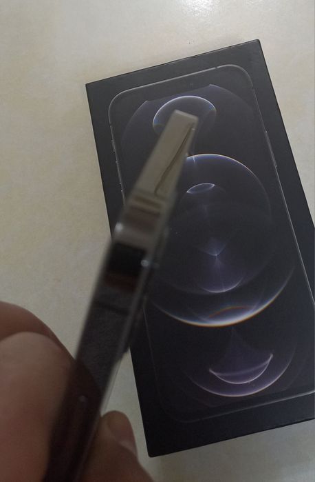 Apple Iphone 12pro в идеале, АКБ 75%.