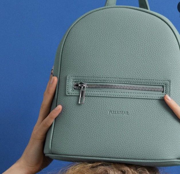 Рюкзак Pull&bear мясного цвета в хорошем состоянии