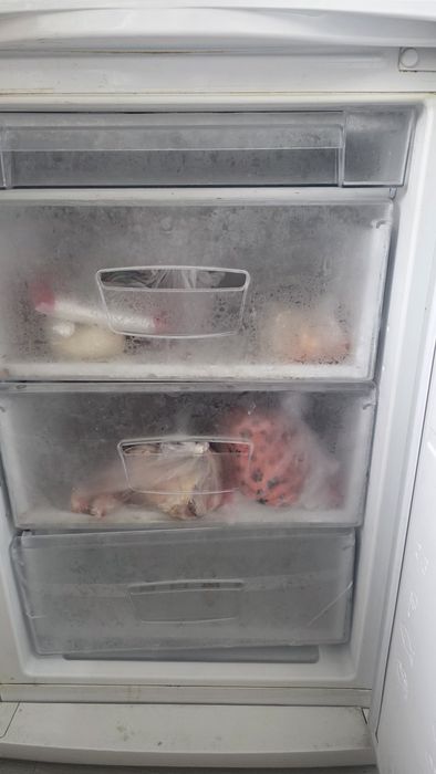 Холодильник продаётся