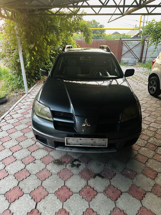 Продам машину Мitsubishi outlander 2004