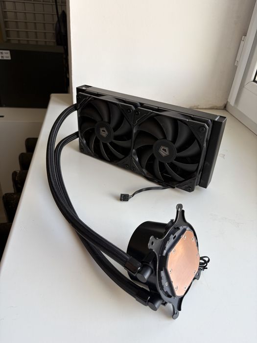 Продам водянку ID-Cooling FX240 Pro Black