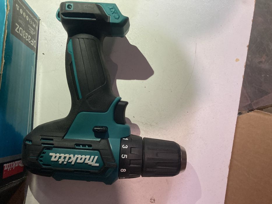 Autofiletanta MAKITA DF333DZ 10,8-12v Doar Corp Nou