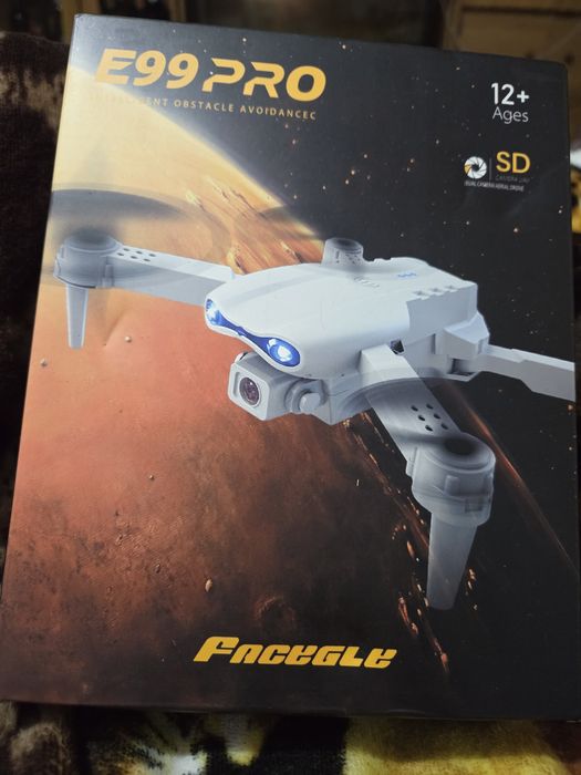 Dronă cu cameră video