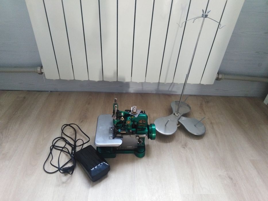 Оверлочная машина