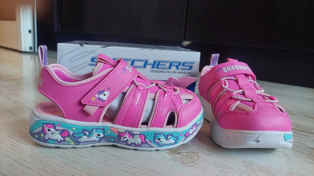Чисто нови детски кецове Skechers. С етикет и кутия.