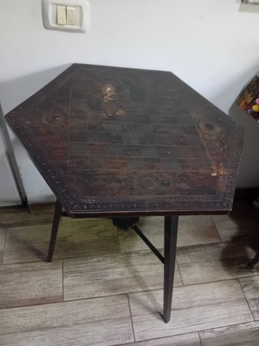 Masa veche model săsesc