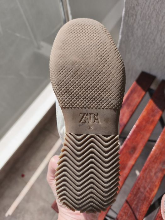 Маратонки на ZARA