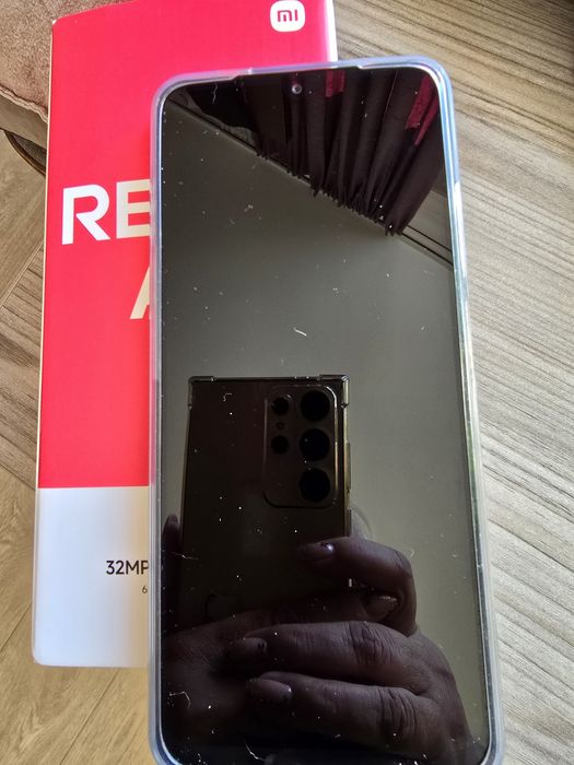 Продам смартфон на гарантии