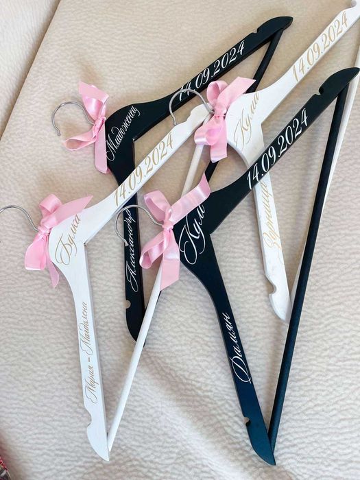 Сатенени халати, ленти и закачалки с надпис