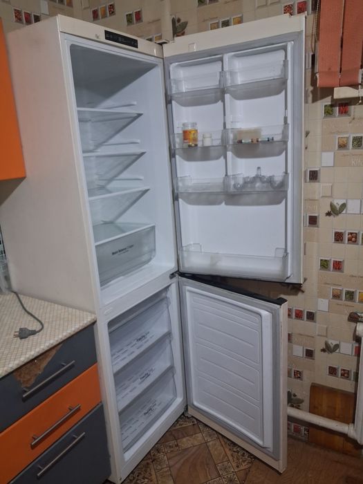 Холодильник сатылады