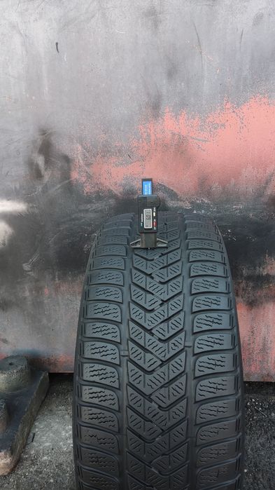 1бр. зимна гума 225/45/17 Pirelli Sotto Zero 3 
dot22
6mm
Добро състоя
