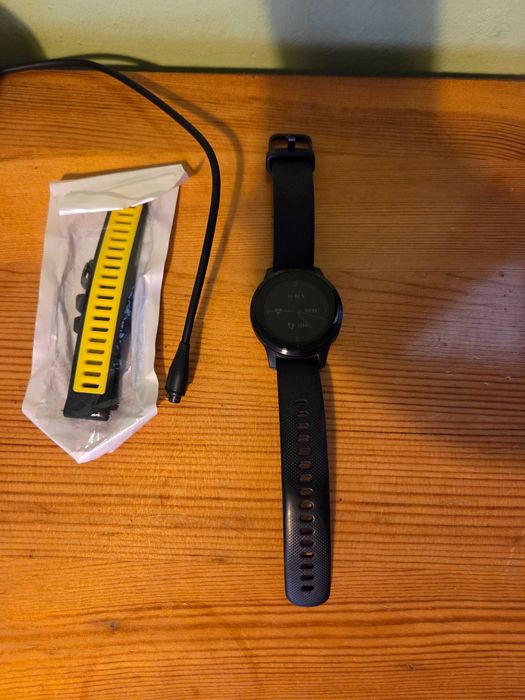 Garmin vivoactive 4 S - Смарт часовник