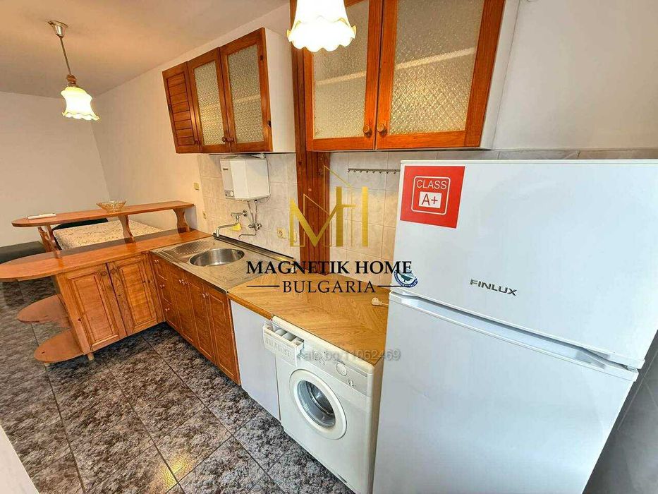 Приветлив двустаен апартамент до Младежки дом и у-ще Иван Вазов в ж.к. Възраждане