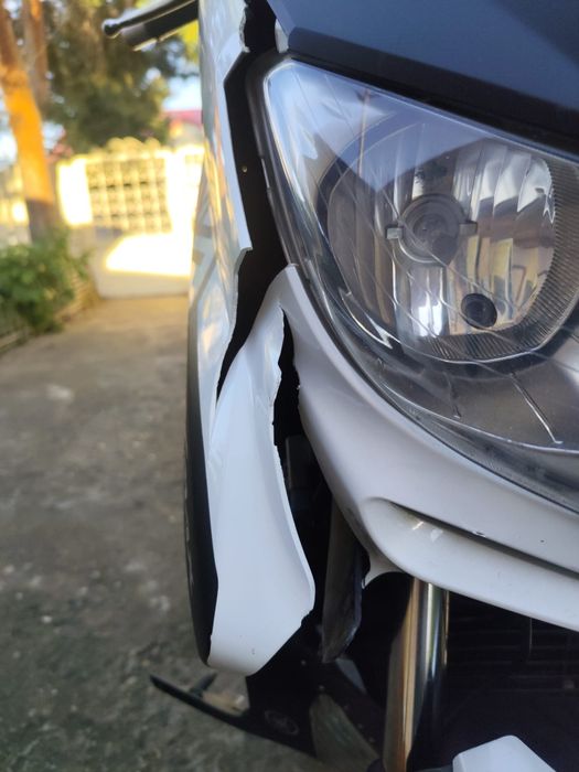 Dezmembrez Yamaha xmax 250 2012 avariata