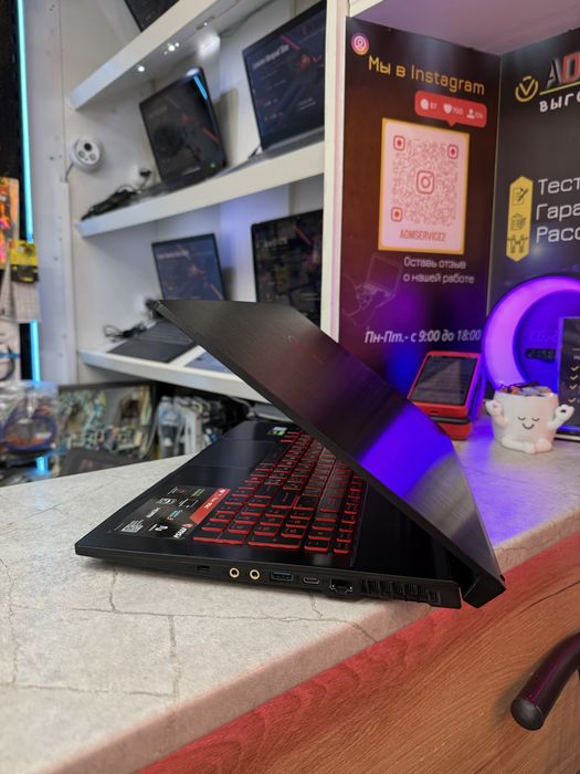 Ноутбук MSI MS-17F1