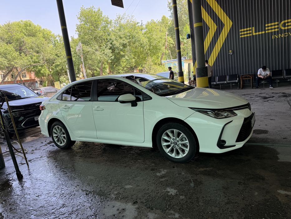 Tayota carolla sotiladi  2022  yil  1.2 turbo