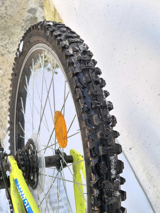 Bicicleta 24", angrenaje Shimano, 3x6, cadru aluminiu. Putin folosita