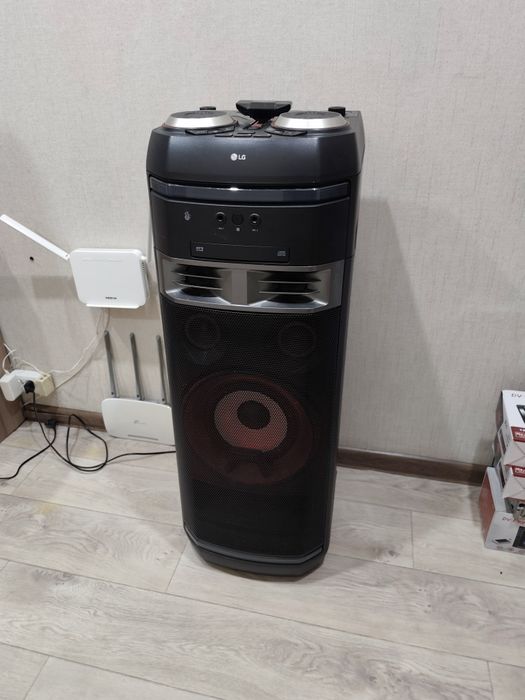Мощная колонка LG OK85