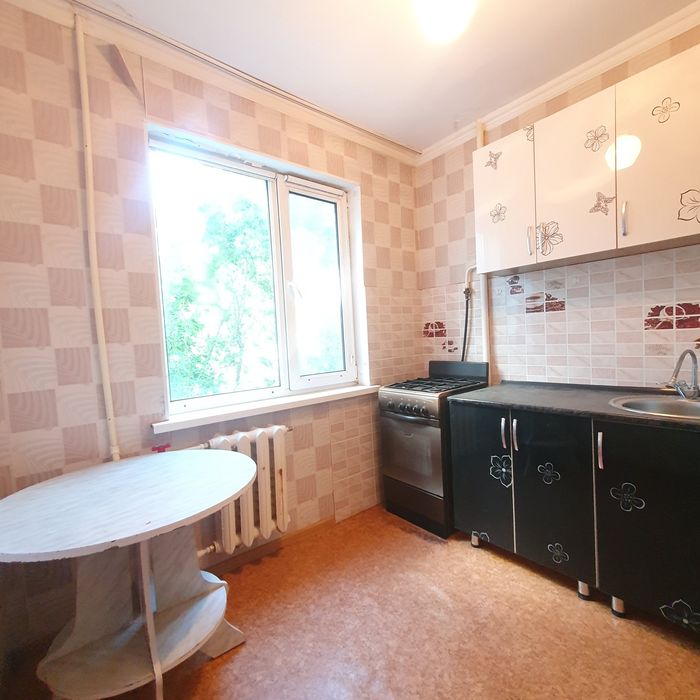 Продам 2кв, район 30-й школы, раздельные комнаты, удобный  3/5 этаж!