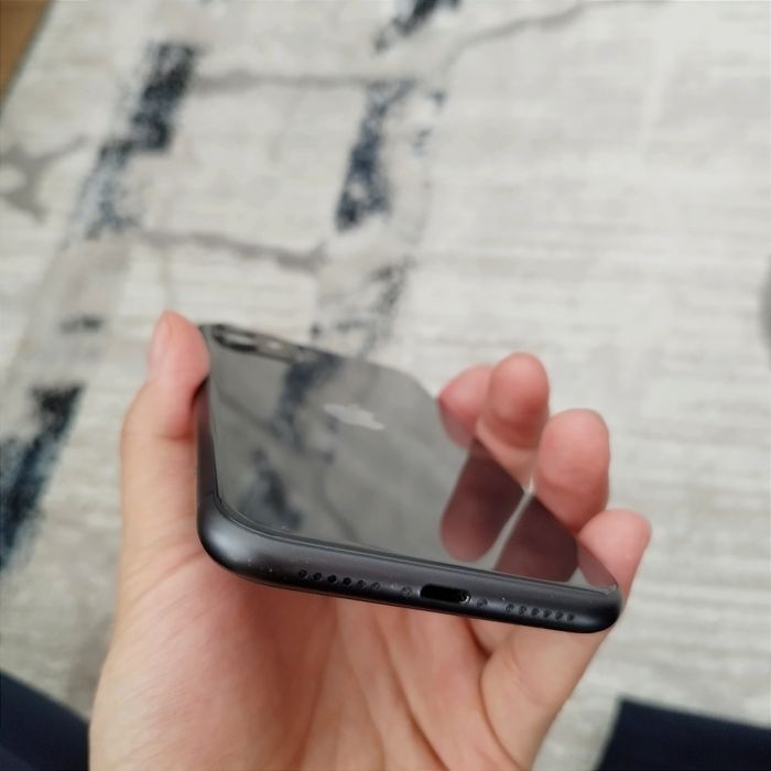 iPhone 11, черный глянец!