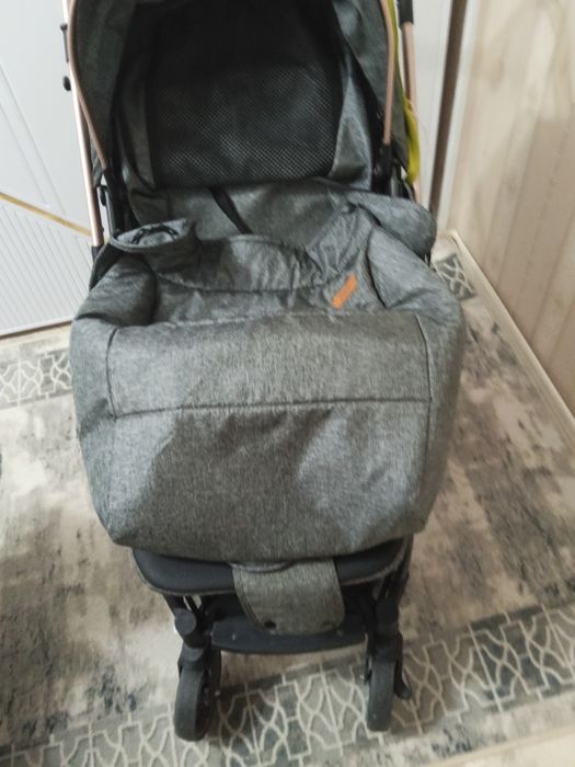 Продаю прогулочную коляску