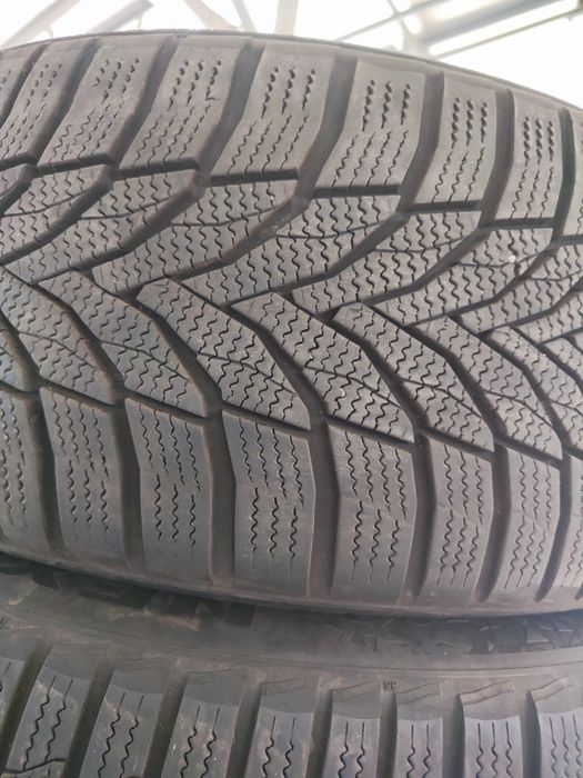 4 бр зимни 225/50/17 Nexen 24г