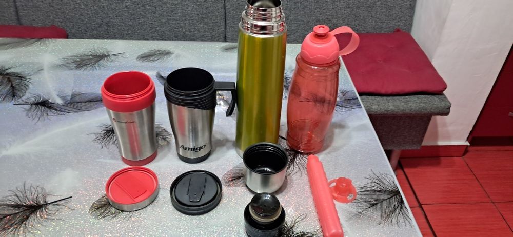 Termos,2 cani cafea,sticla apa