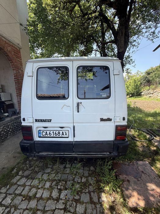 Бус Renault Trafic