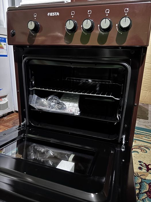 Продам,газовую плиту