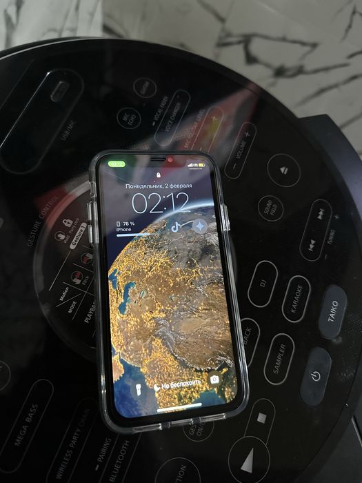 Продам Apple iPhone XR 64GB...