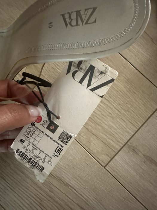 Продам босоножки Zara 40 размер