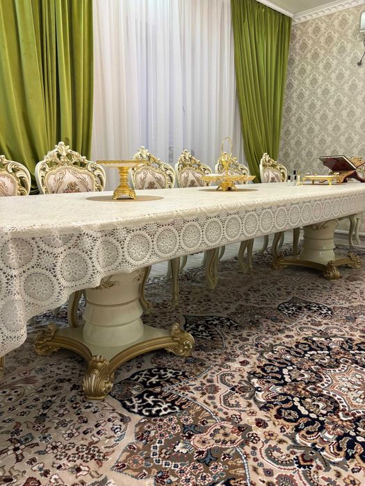 Стол гостиный из дуба