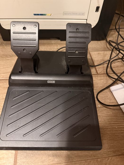 volan de gaming pentru console și PC