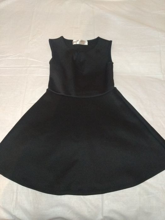 Продаются два платья на девочку