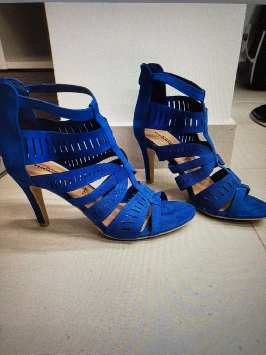 Дамски сандали с ток естествена кожа нови 41