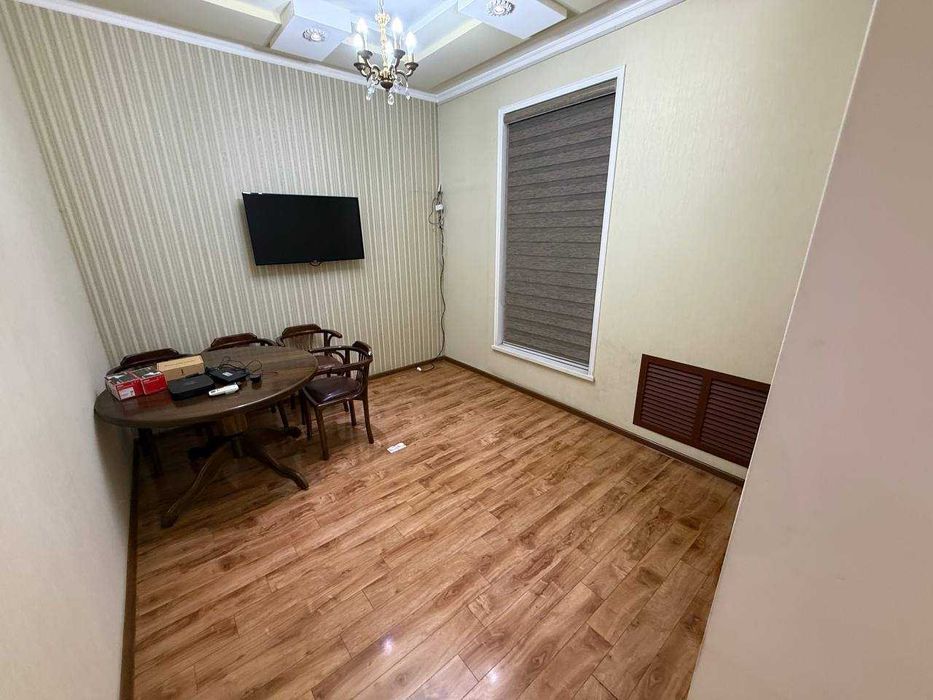 Сдаётся офис в аренду в центре города. Ойбек Ор:р Гостиница"Grand Mir"