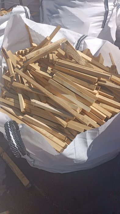 Отличные дрова(обрезки различной формы), опилки навалом или в биг-бэга