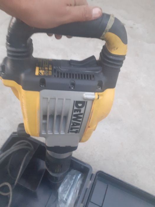 Dewalt otboyniy molotok