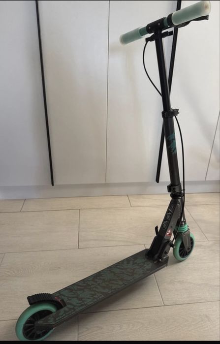Trotinetă cu suspensii şi frâne pe ghidon Mid 5 gri-verde