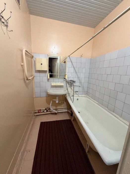 Юнусабад9  3ком 3этаж улучшенка, не торец 77м2, балкон 2\6