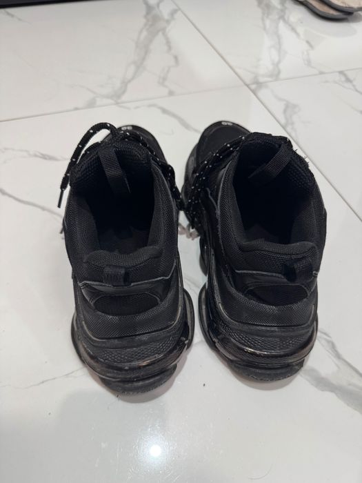 Balenciaga triple S black