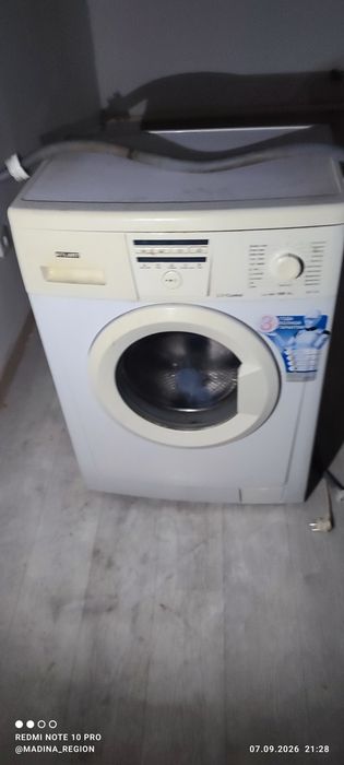 Продам машину стиральную