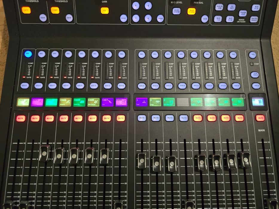 Midas M32 live  scene bune schimb cu L3600FD dynacord