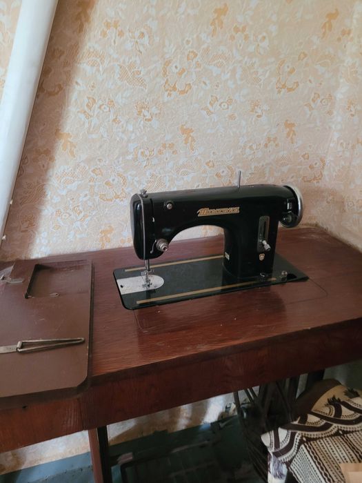 Шевна крачна машина