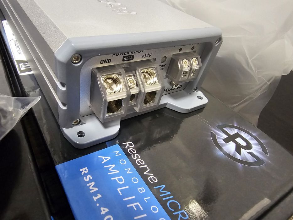 Statie amplificator auto 1200w Soundstream